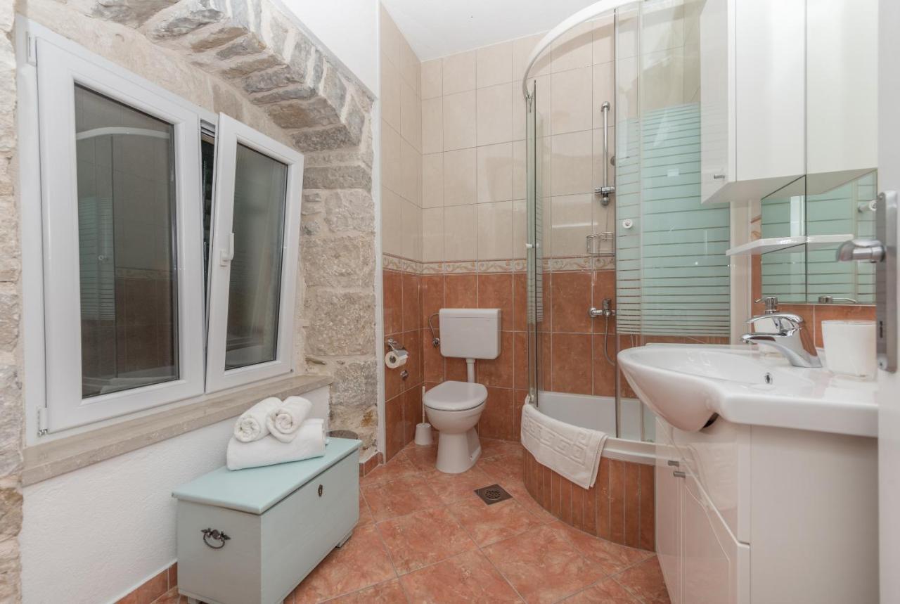 Vila Divna Podgora Luaran gambar