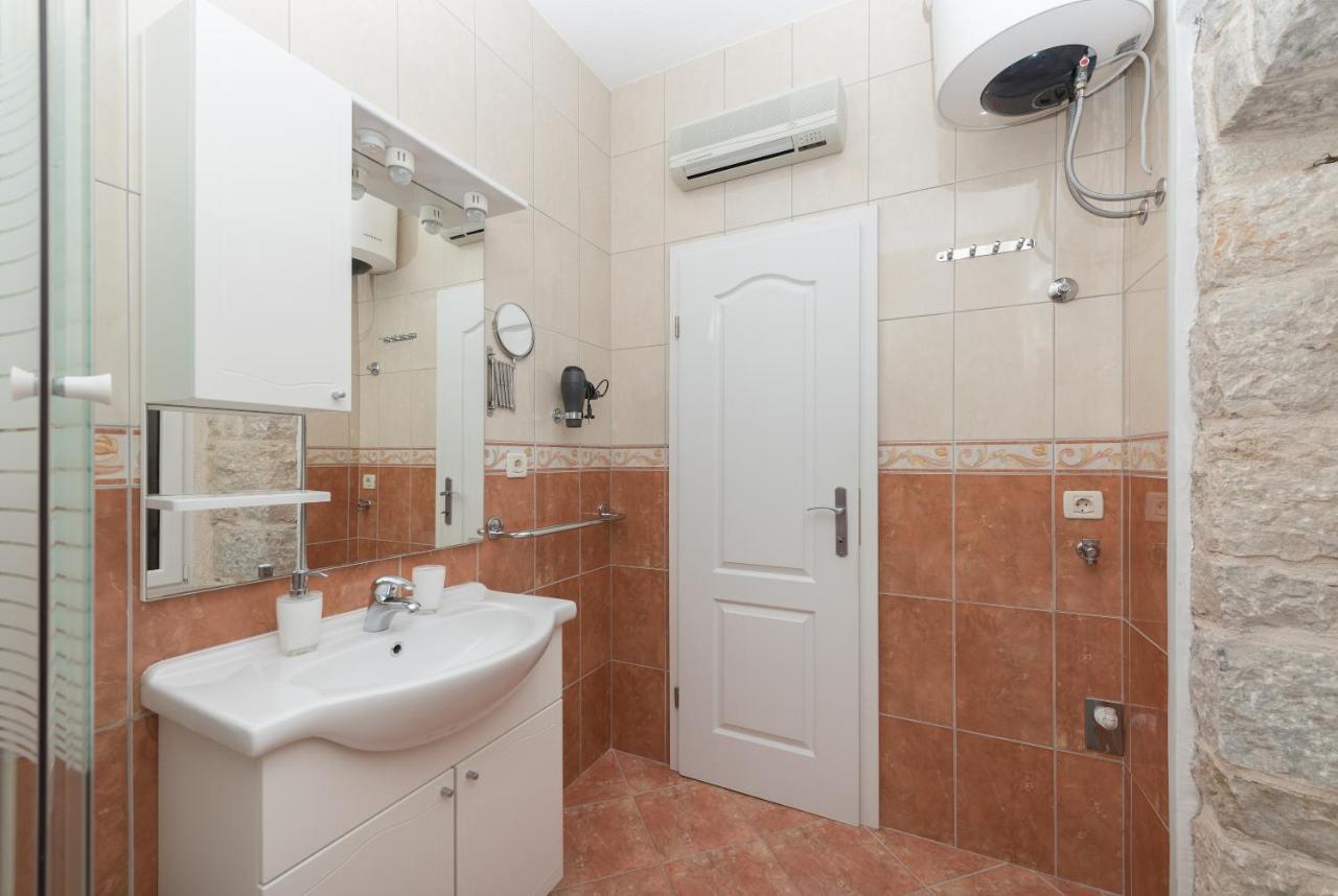 Vila Divna Podgora Luaran gambar
